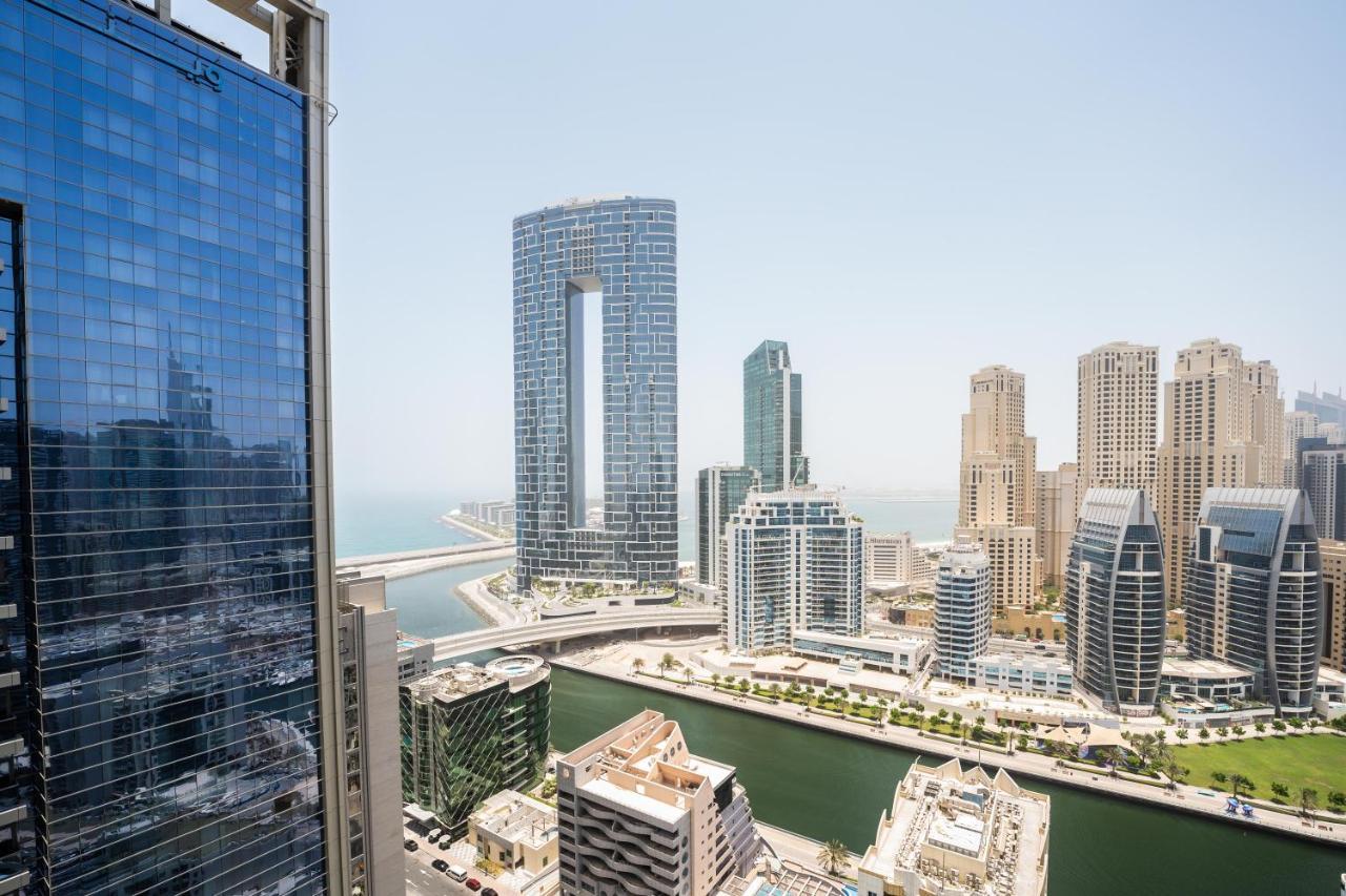 Fam Living - Marina Marvel - Studio Apartment With Breathtaking Views In Studio One Tower Дубай Екстериор снимка