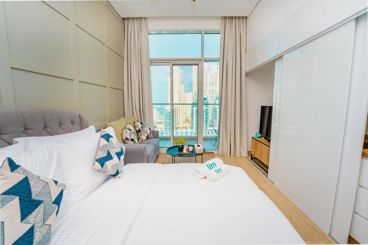 Fam Living - Marina Marvel - Studio Apartment With Breathtaking Views In Studio One Tower Дубай Екстериор снимка