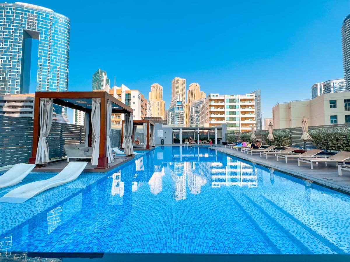 Fam Living - Marina Marvel - Studio Apartment With Breathtaking Views In Studio One Tower Дубай Екстериор снимка